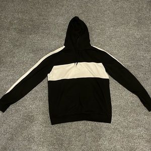 Divideo H&M Hoodie Black and White Size M